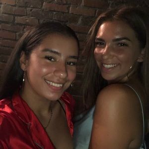 Meet your Posher, Lia